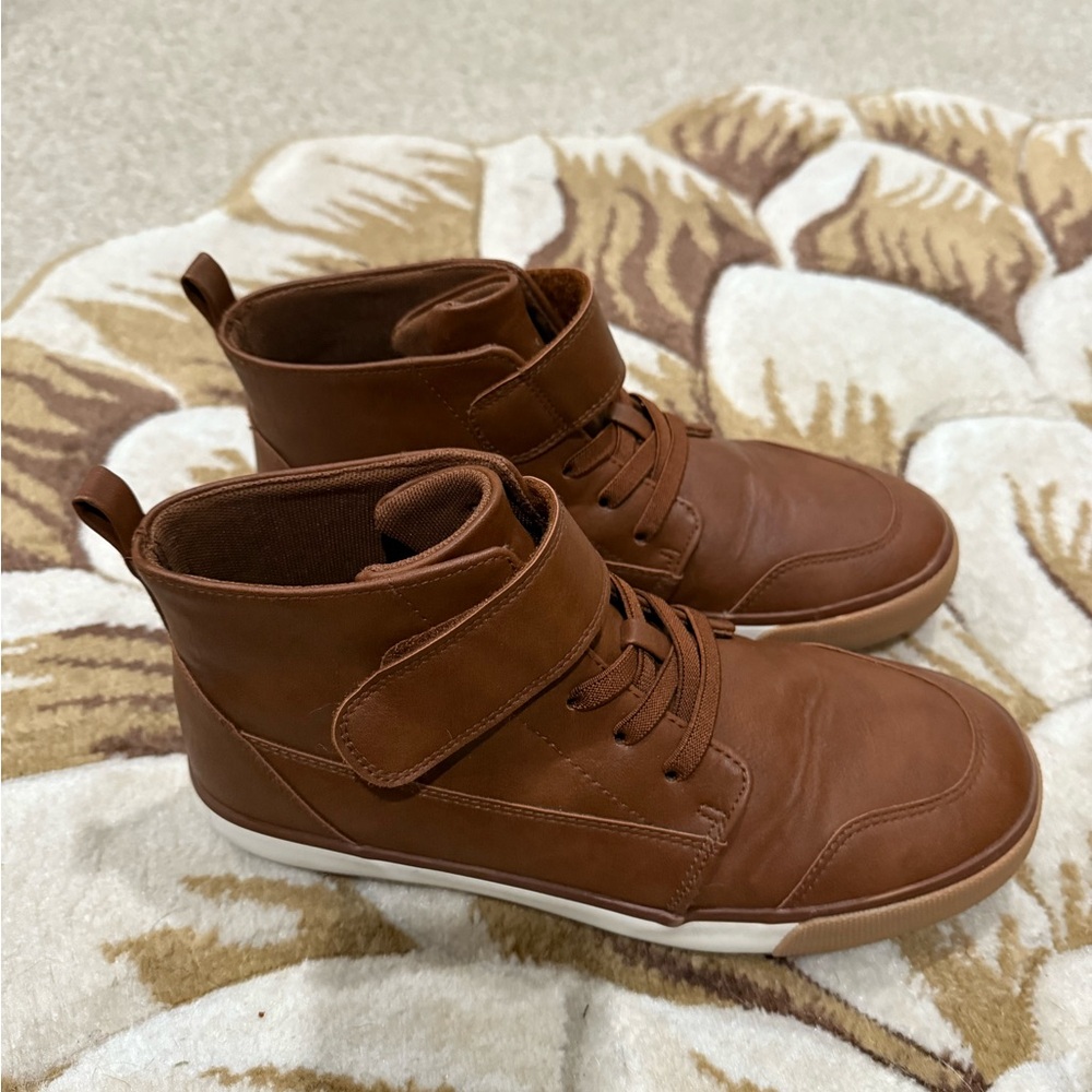 Men’s/Big kids size 6 Velcro closure high top brown shoe Wonder Nation